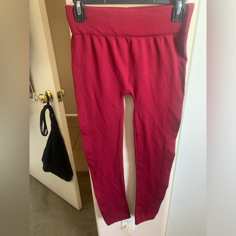 NWOT maroon tights with wide waist band, Size OS, seems to fit a size M